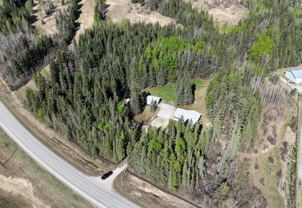 53404A Highway 748 E Rural Yellowhead County AB T7E 3S9