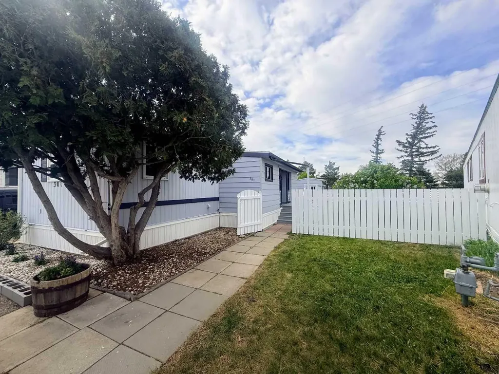 2300 13 Street N Lethbridge AB T1H 4E8