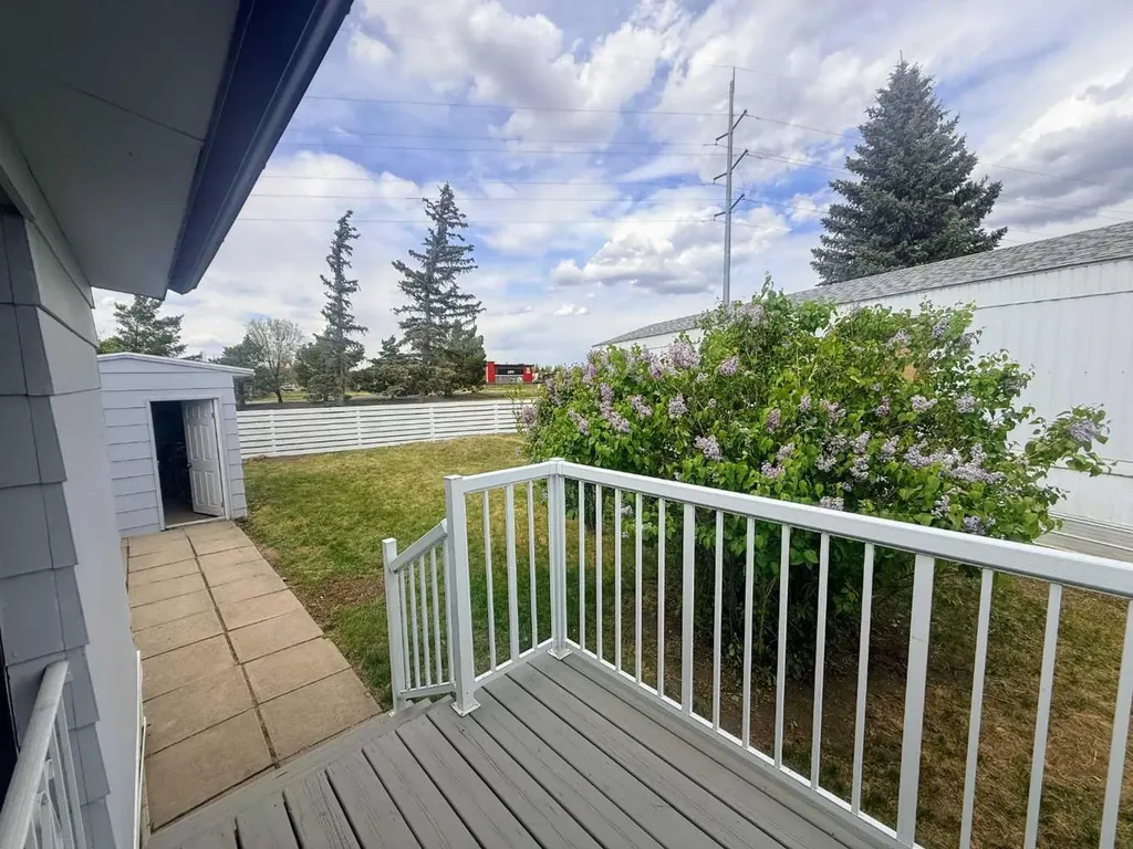 2300 13 Street N Lethbridge AB T1H 4E8