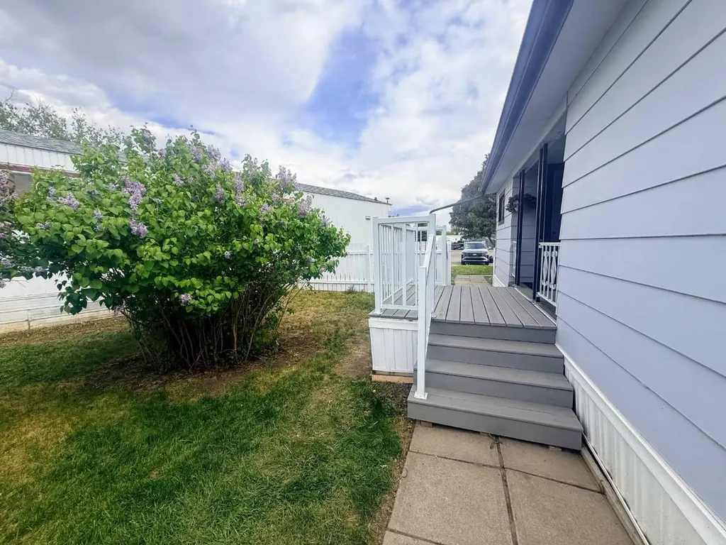 2300 13 Street N Lethbridge AB T1H 4E8