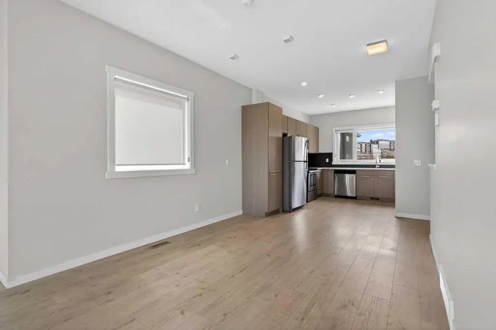 218 Sherwood Square NW Calgary AB T3R 0Y2