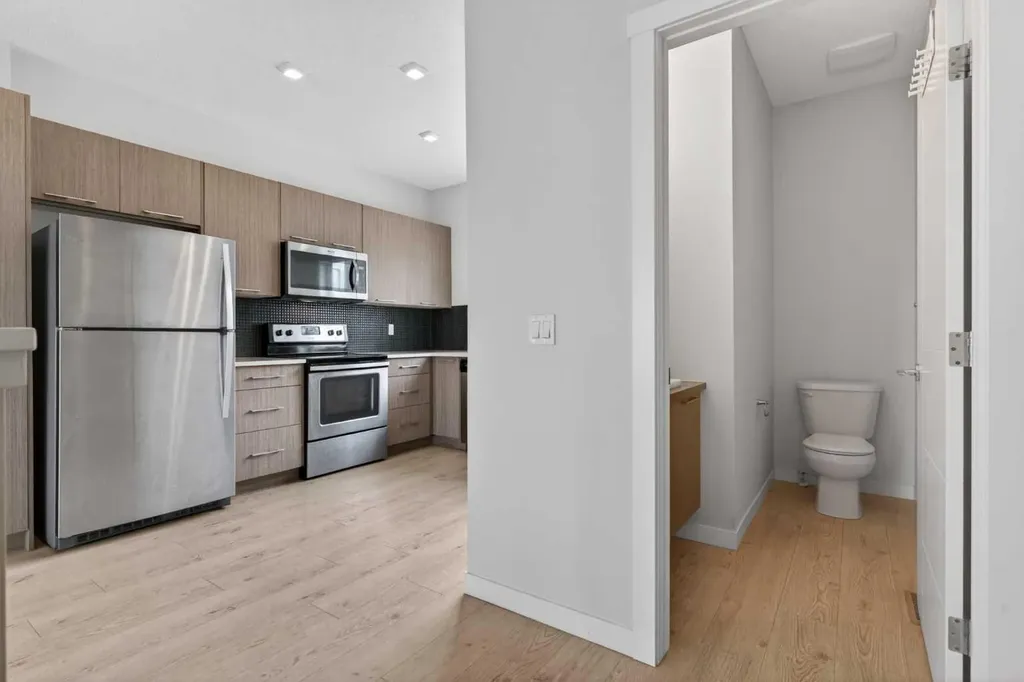 218 Sherwood Square NW Calgary AB T3R 0Y2