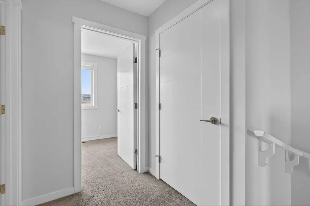 218 Sherwood Square NW Calgary AB T3R 0Y2