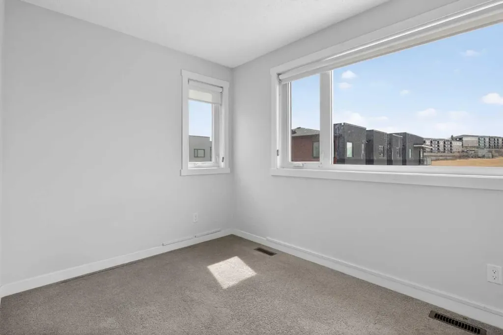 218 Sherwood Square NW Calgary AB T3R 0Y2