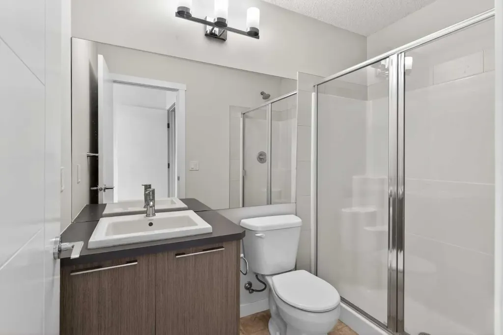 218 Sherwood Square NW Calgary AB T3R 0Y2