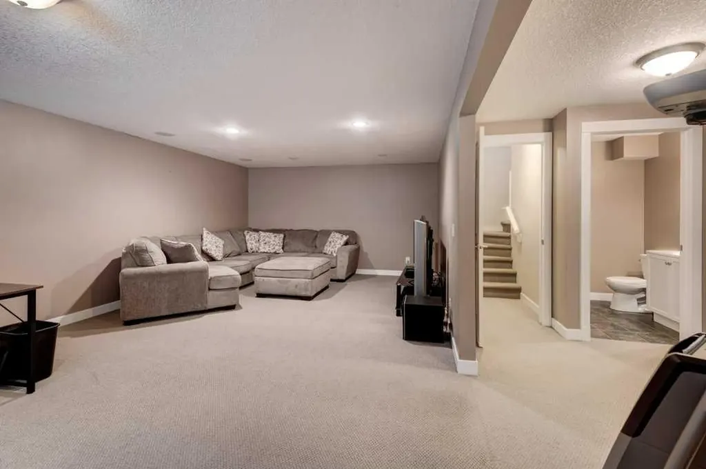 88 Copperstone Gate SE Calgary AB T2Z 4S2