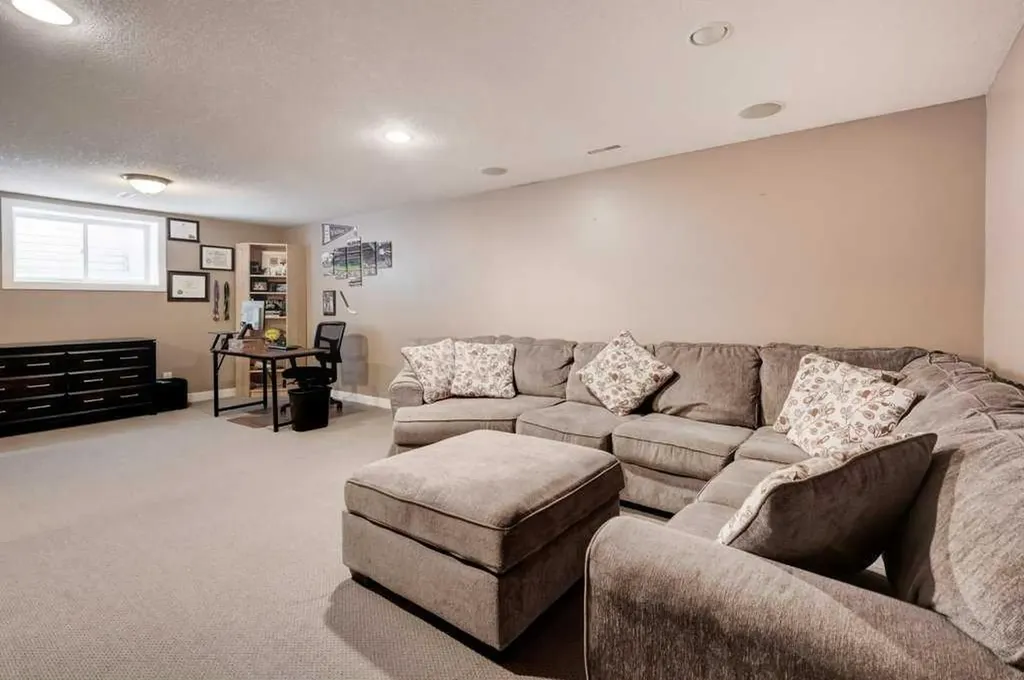 88 Copperstone Gate SE Calgary AB T2Z 4S2