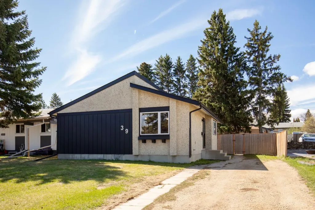 39 Olsen Street Red Deer AB T4N 5B8