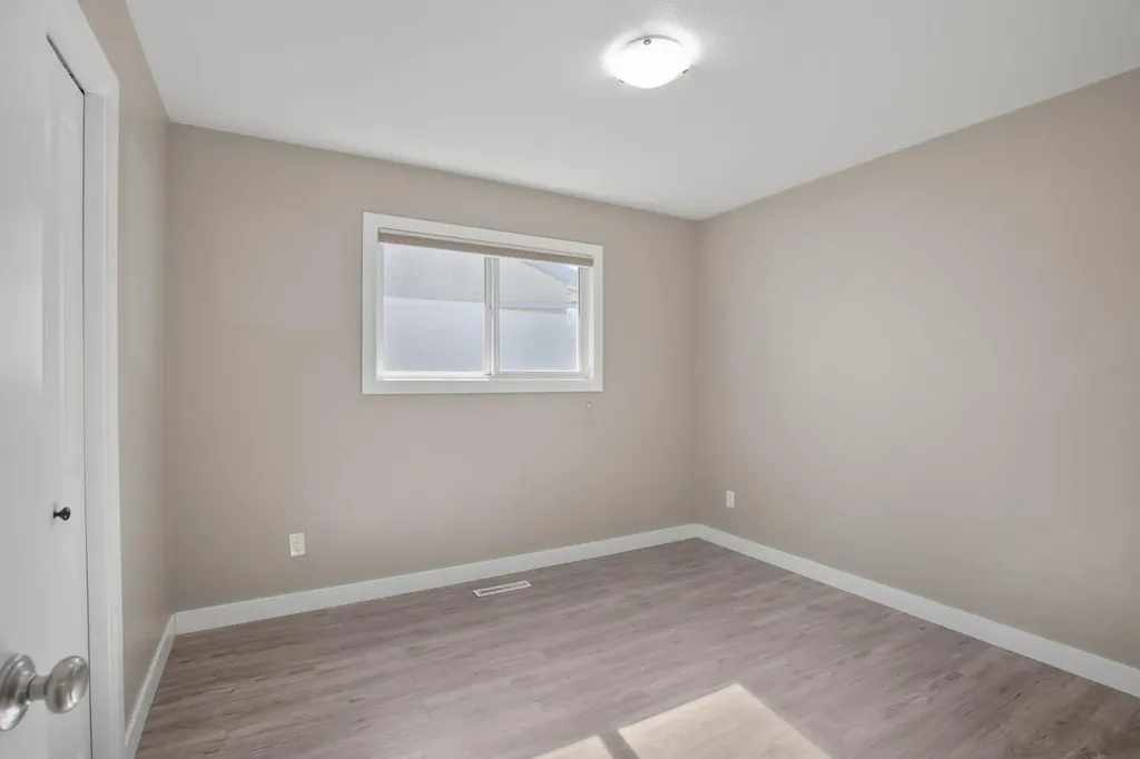 39 Olsen Street Red Deer AB T4N 5B8