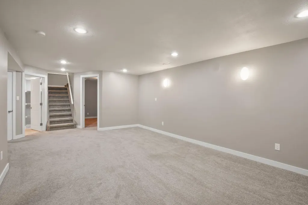 39 Olsen Street Red Deer AB T4N 5B8