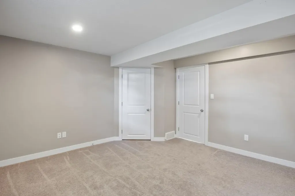 39 Olsen Street Red Deer AB T4N 5B8