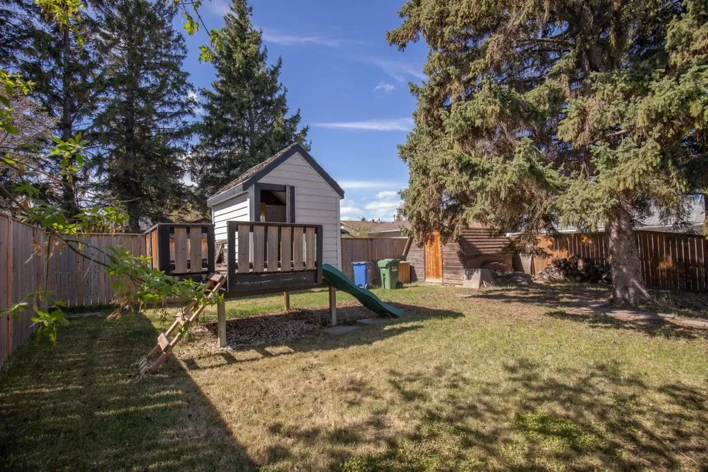 39 Olsen Street Red Deer AB T4N 5B8