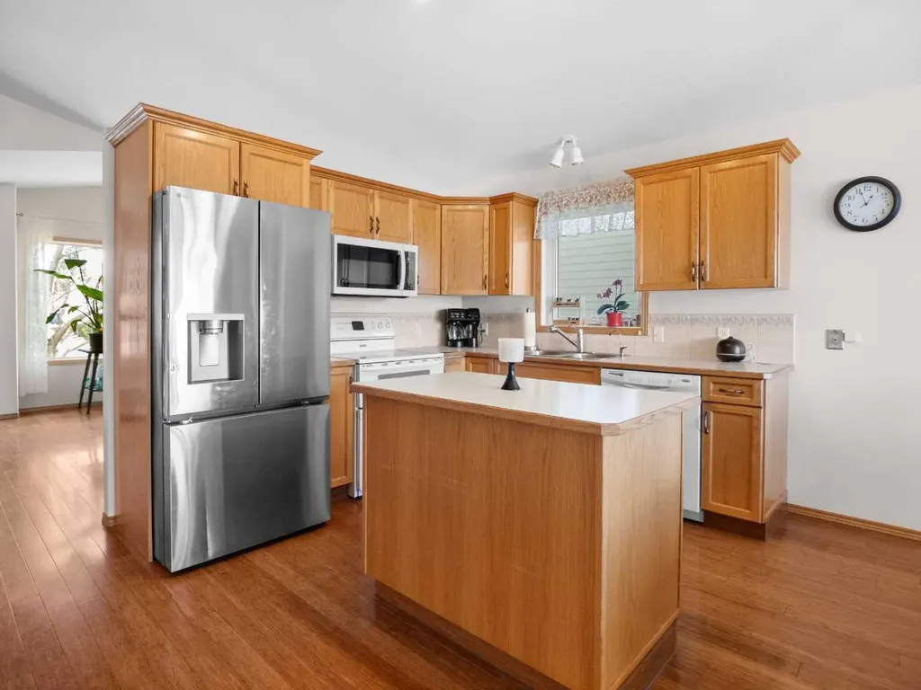 5228 41 Street Crescent Innisfail AB T4G 1W5