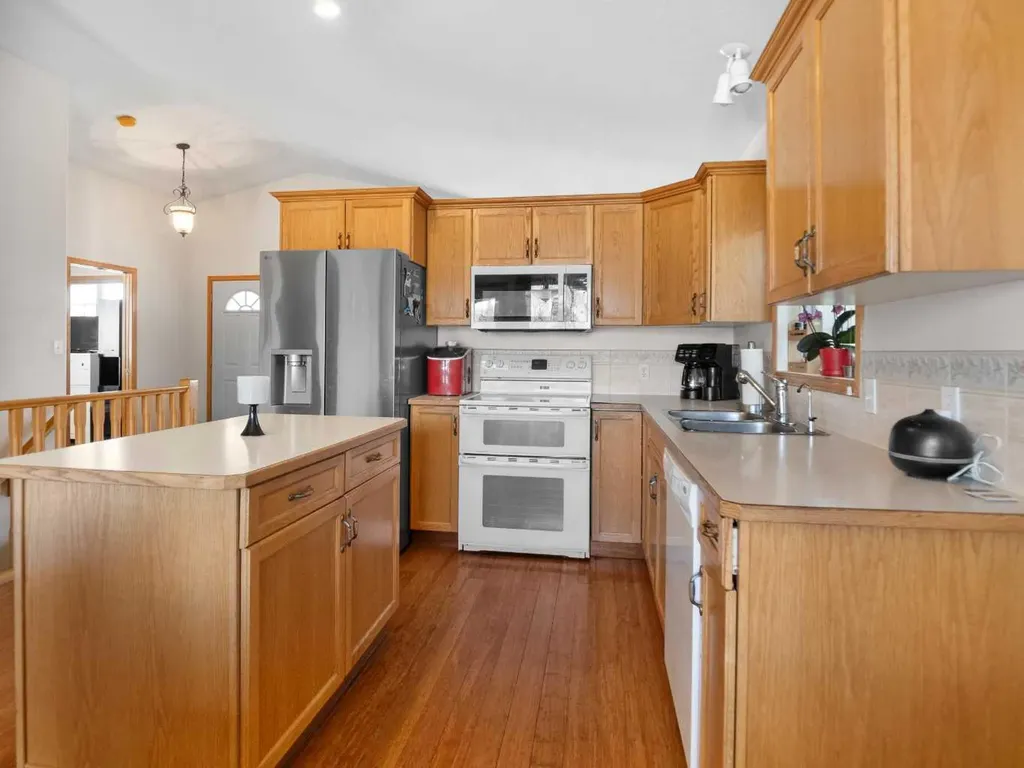 5228 41 Street Crescent Innisfail AB T4G 1W5