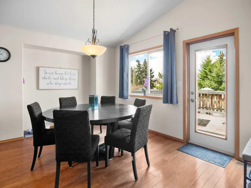 5228 41 Street Crescent Innisfail AB T4G 1W5