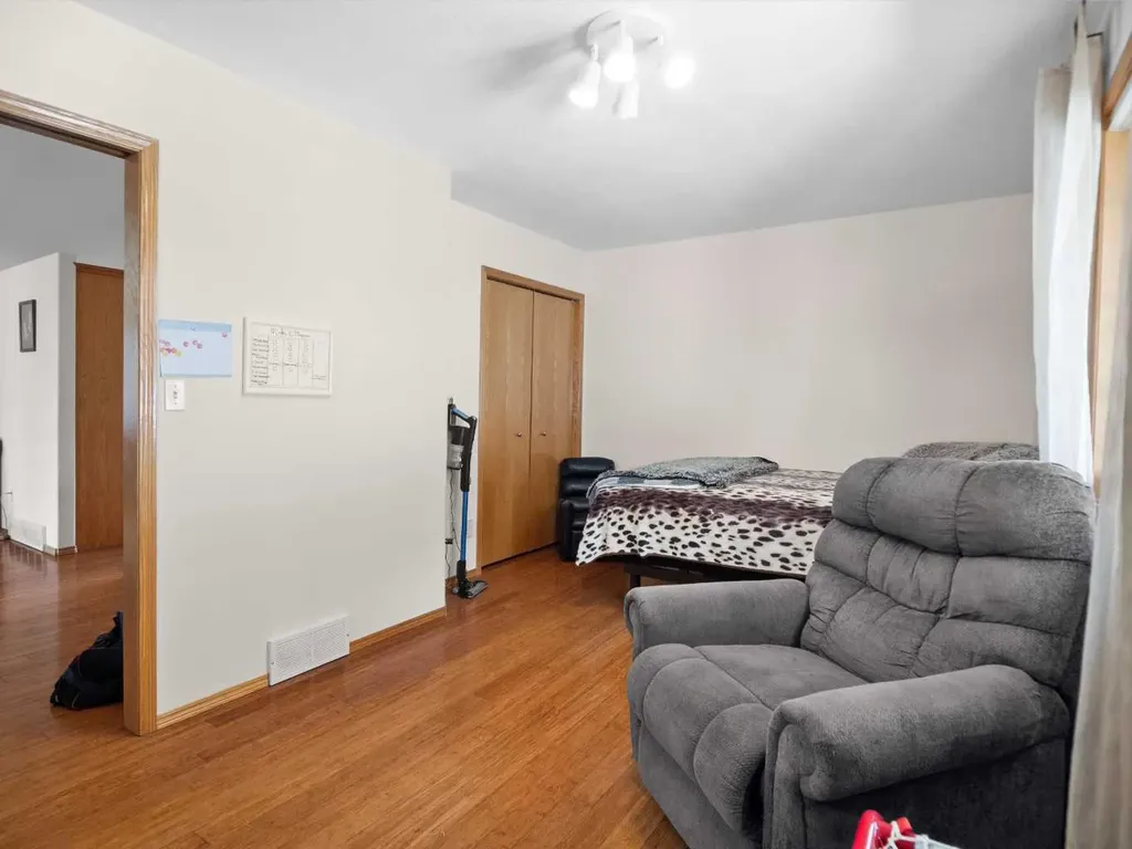 5228 41 Street Crescent Innisfail AB T4G 1W5