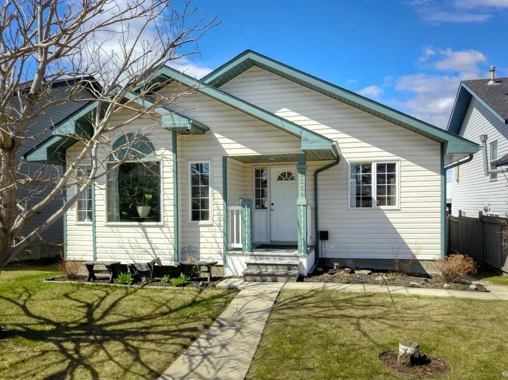 5228 41 Street Crescent Innisfail AB T4G 1W5