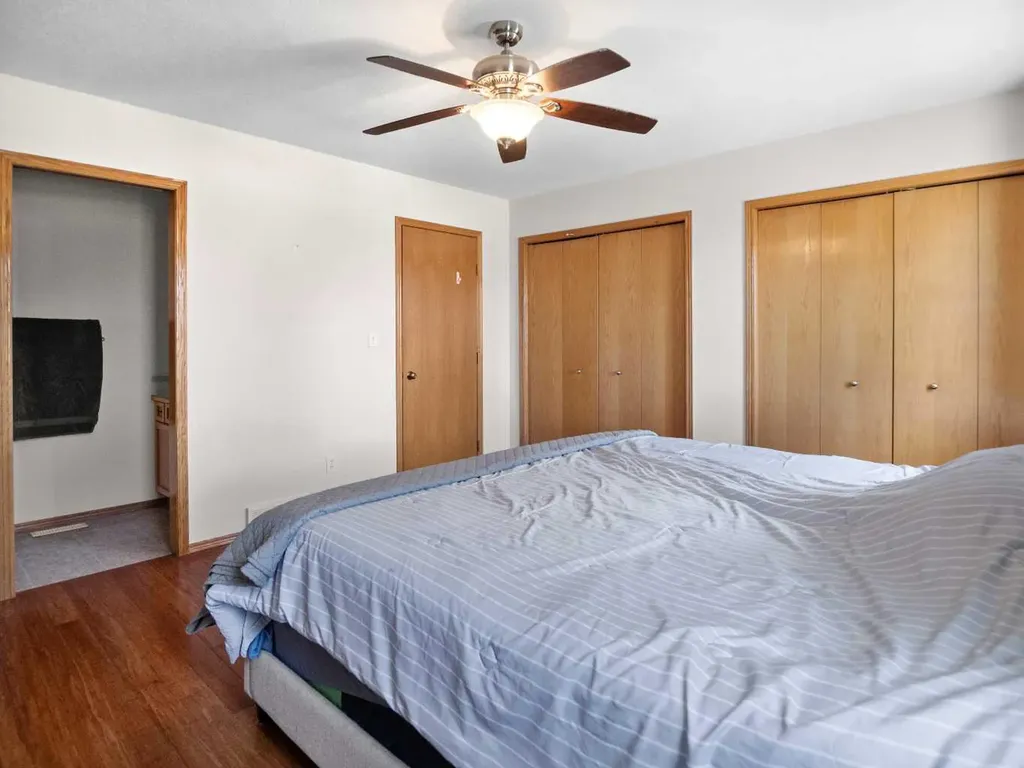 5228 41 Street Crescent Innisfail AB T4G 1W5