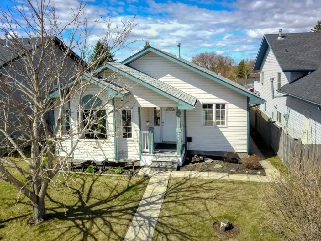 5228 41 Street Crescent Innisfail AB T4G 1W5