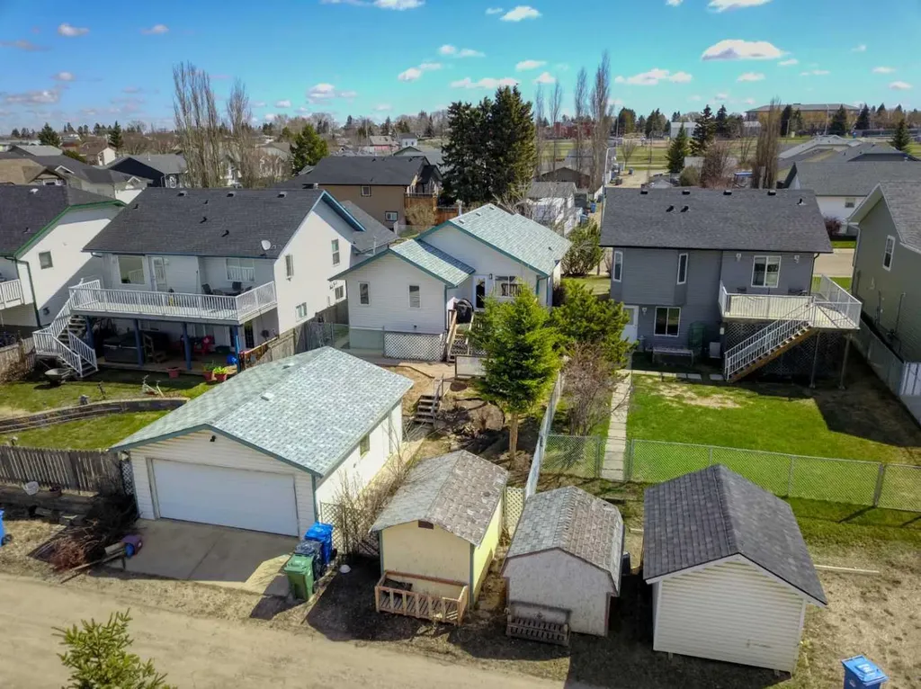 5228 41 Street Crescent Innisfail AB T4G 1W5