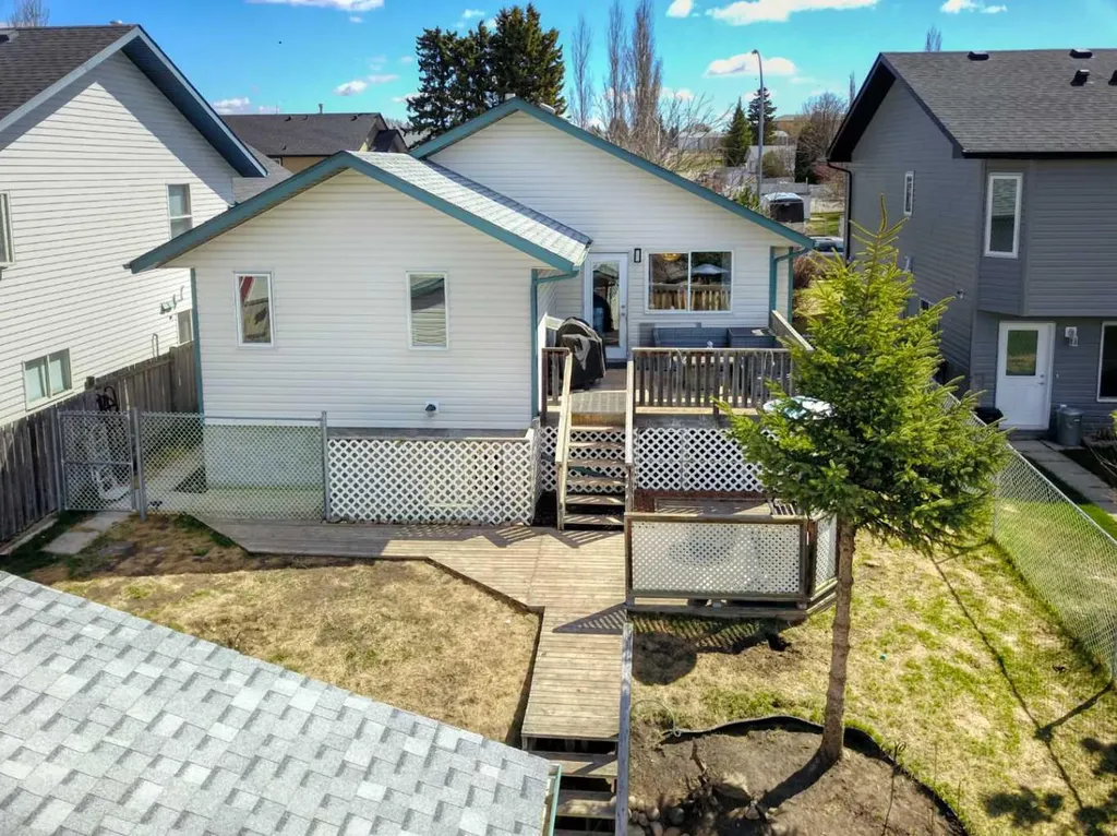 5228 41 Street Crescent Innisfail AB T4G 1W5