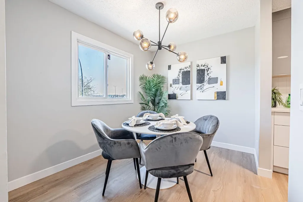 919 38 Street NE Calgary AB T2A6E1
