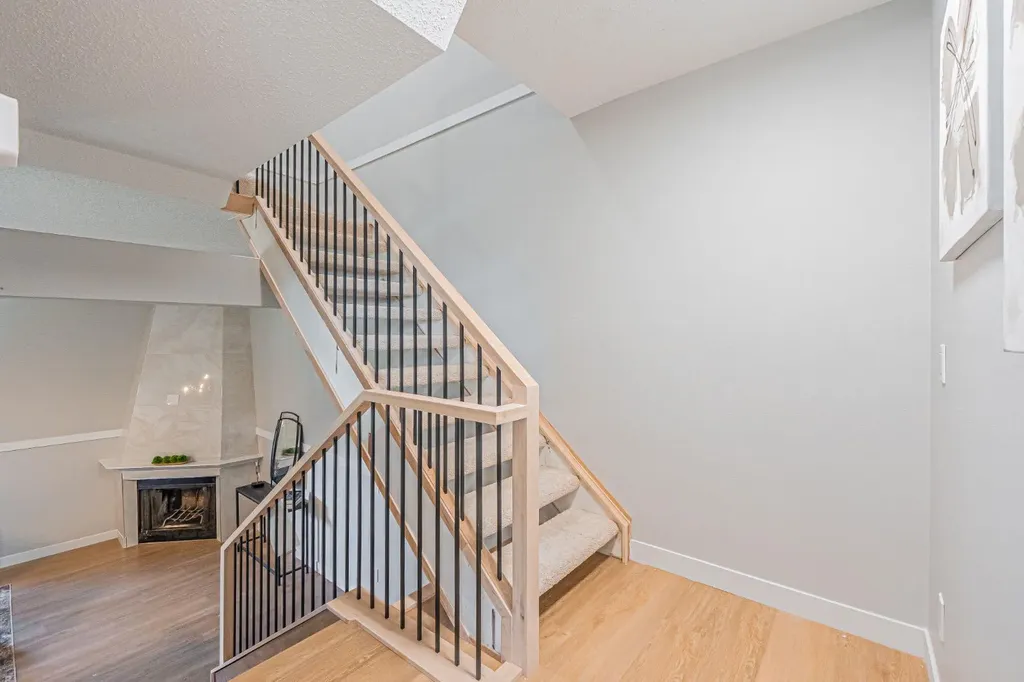 919 38 Street NE Calgary AB T2A6E1