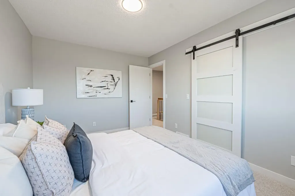 919 38 Street NE Calgary AB T2A6E1