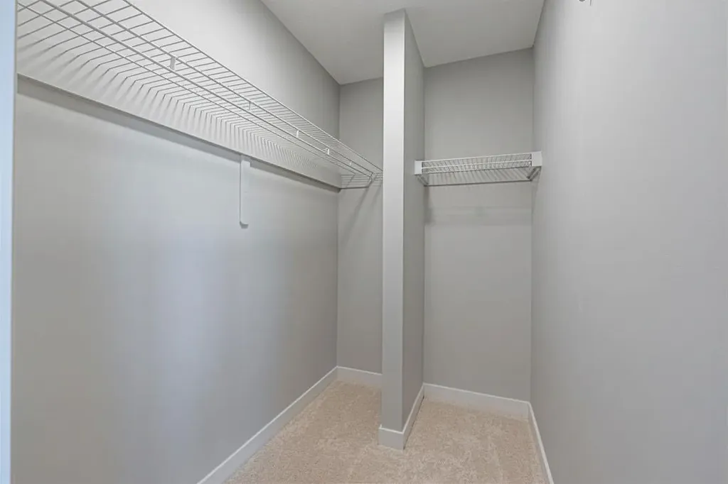 919 38 Street NE Calgary AB T2A6E1