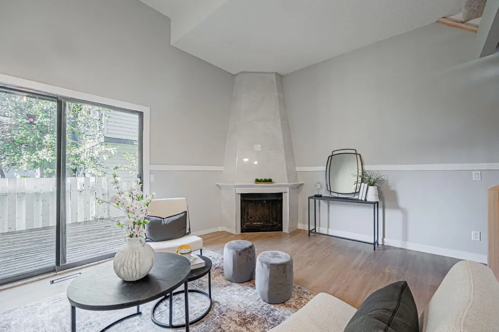 919 38 Street NE Calgary AB T2A6E1