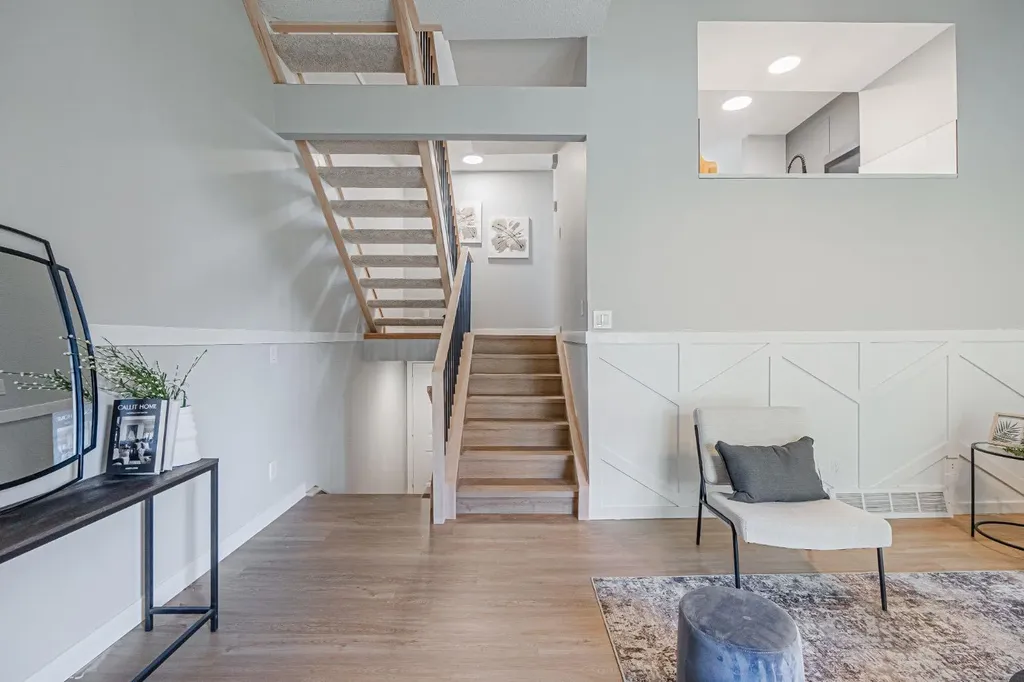 919 38 Street NE Calgary AB T2A6E1