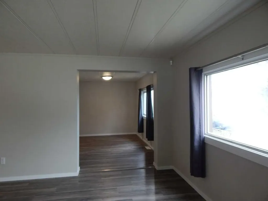 2222 21 Street Bowden AB T0M 0K0