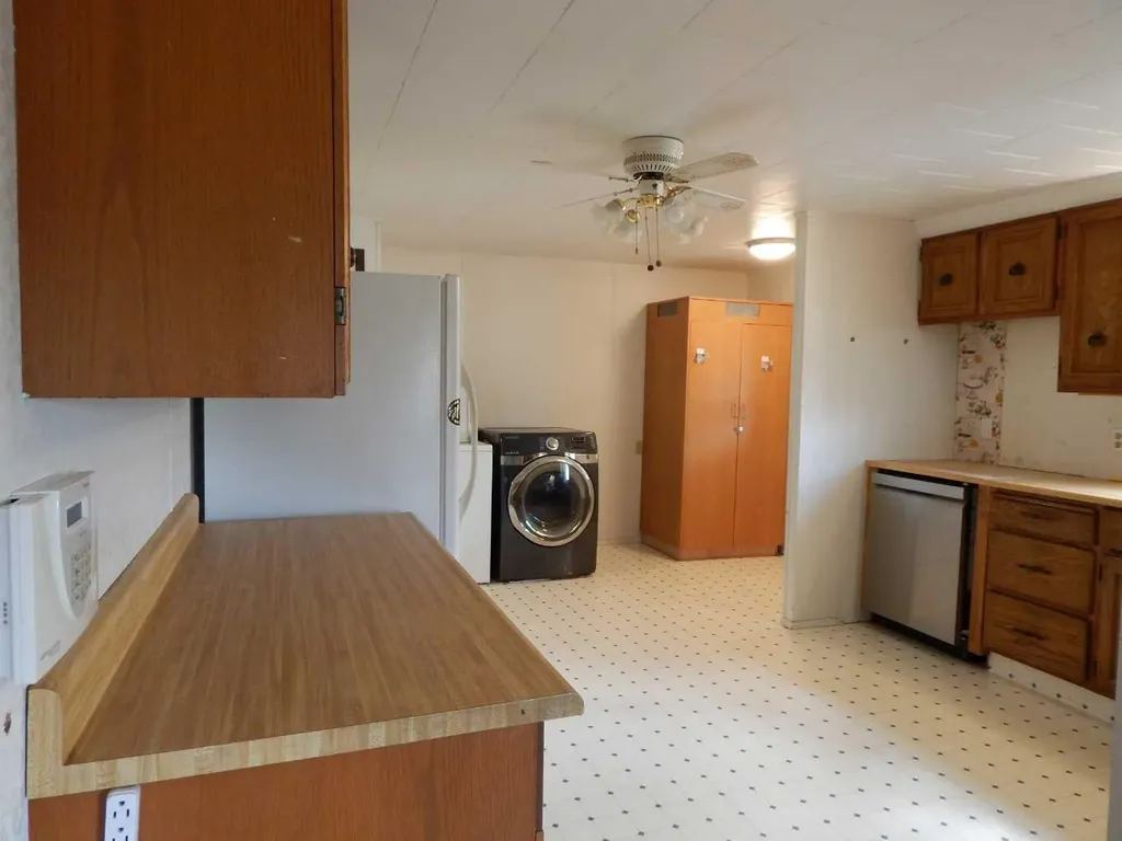 2222 21 Street Bowden AB T0M 0K0