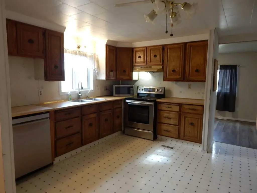 2222 21 Street Bowden AB T0M 0K0