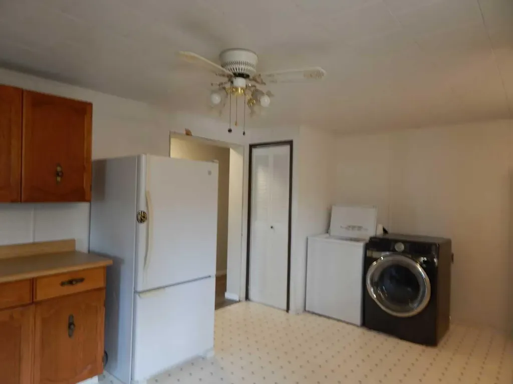 2222 21 Street Bowden AB T0M 0K0