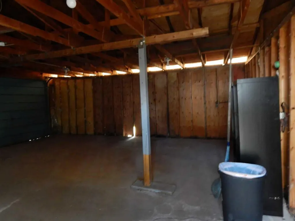 2222 21 Street Bowden AB T0M 0K0