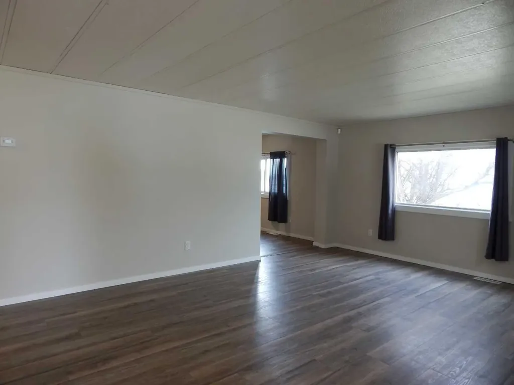 2222 21 Street Bowden AB T0M 0K0