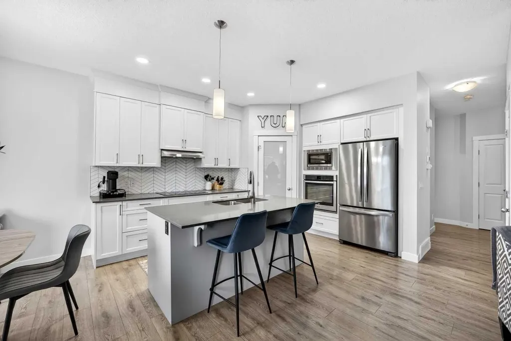 68 Nolancrest Circle NW Calgary AB T3R 0T8