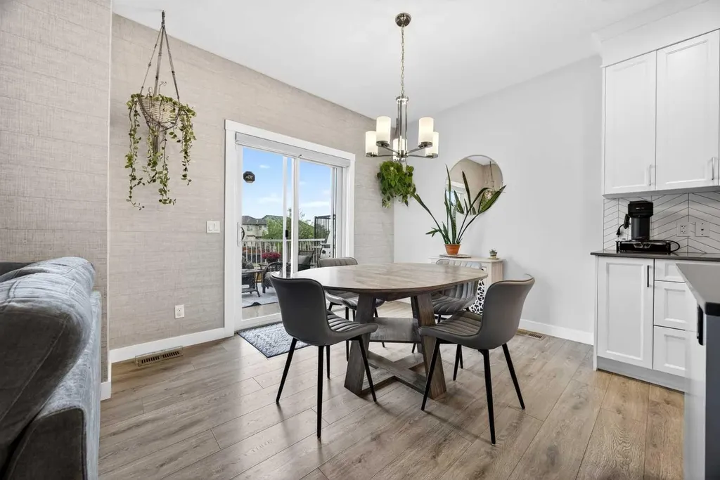 68 Nolancrest Circle NW Calgary AB T3R 0T8