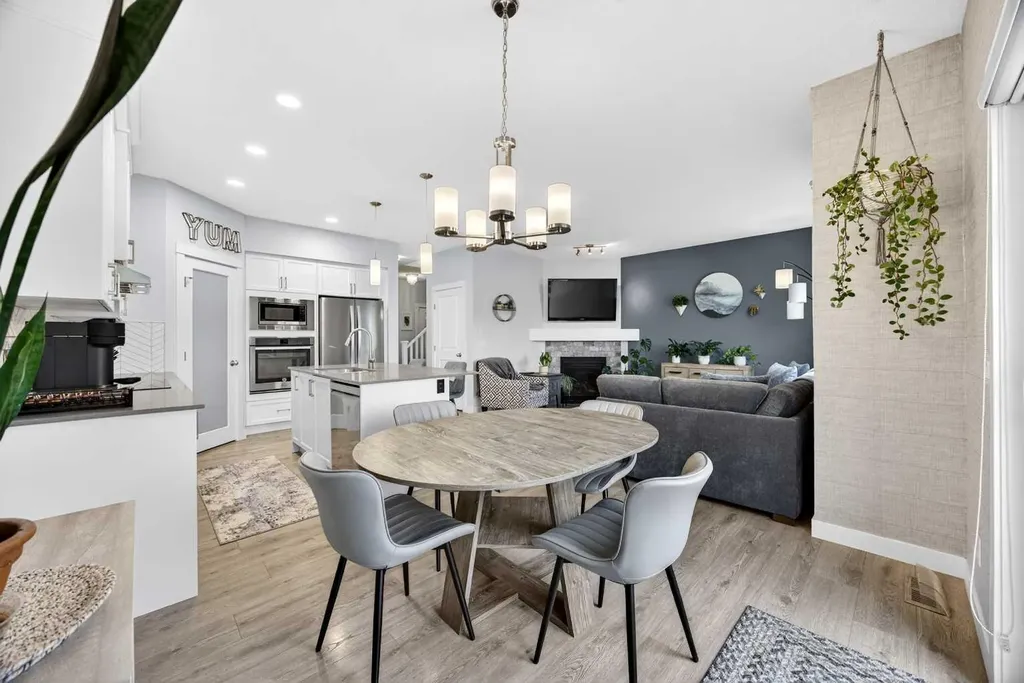 68 Nolancrest Circle NW Calgary AB T3R 0T8