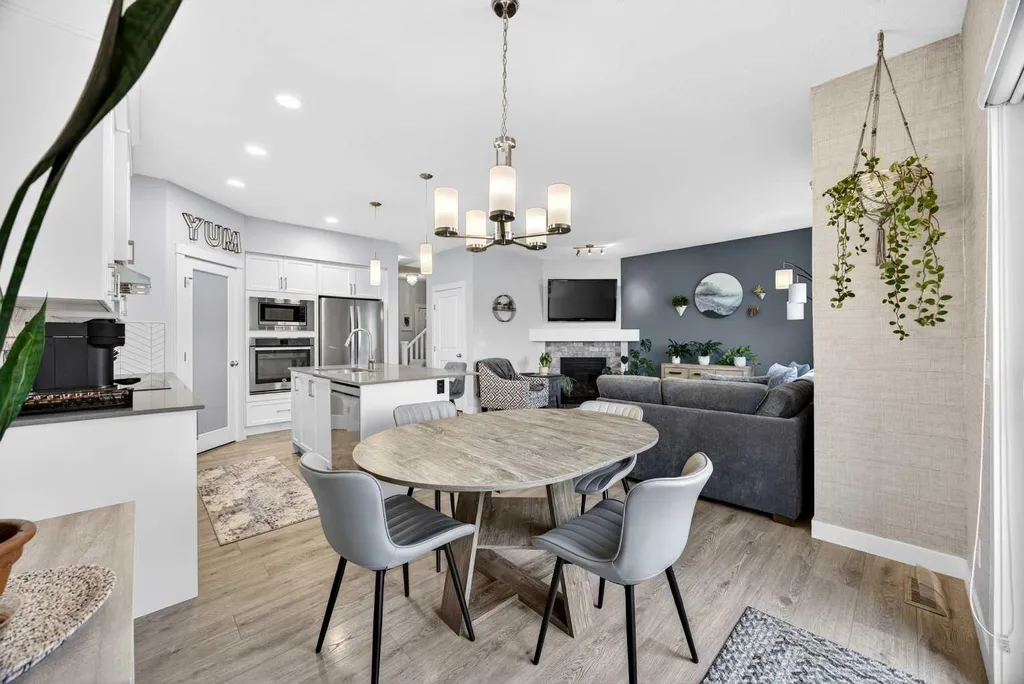 68 Nolancrest Circle NW Calgary AB T3R 0T8