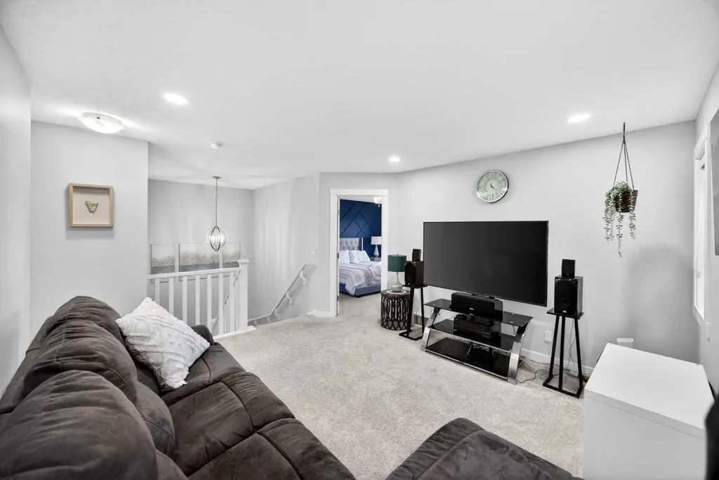 68 Nolancrest Circle NW Calgary AB T3R 0T8