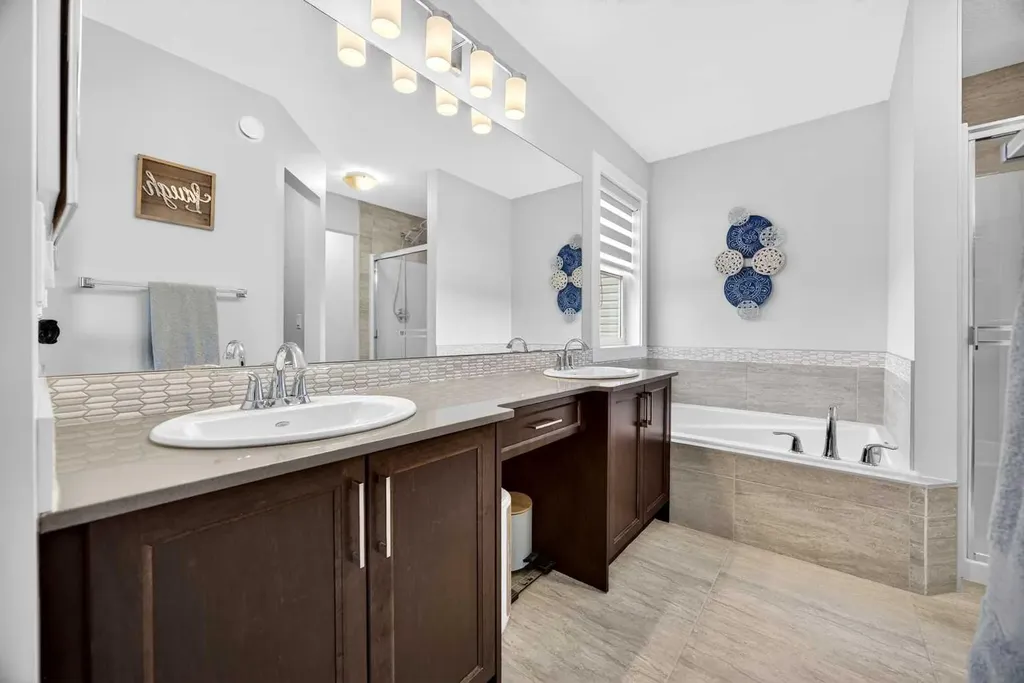 68 Nolancrest Circle NW Calgary AB T3R 0T8