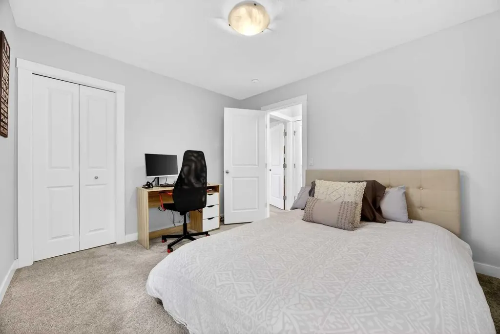 68 Nolancrest Circle NW Calgary AB T3R 0T8
