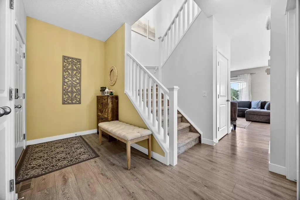 68 Nolancrest Circle NW Calgary AB T3R 0T8