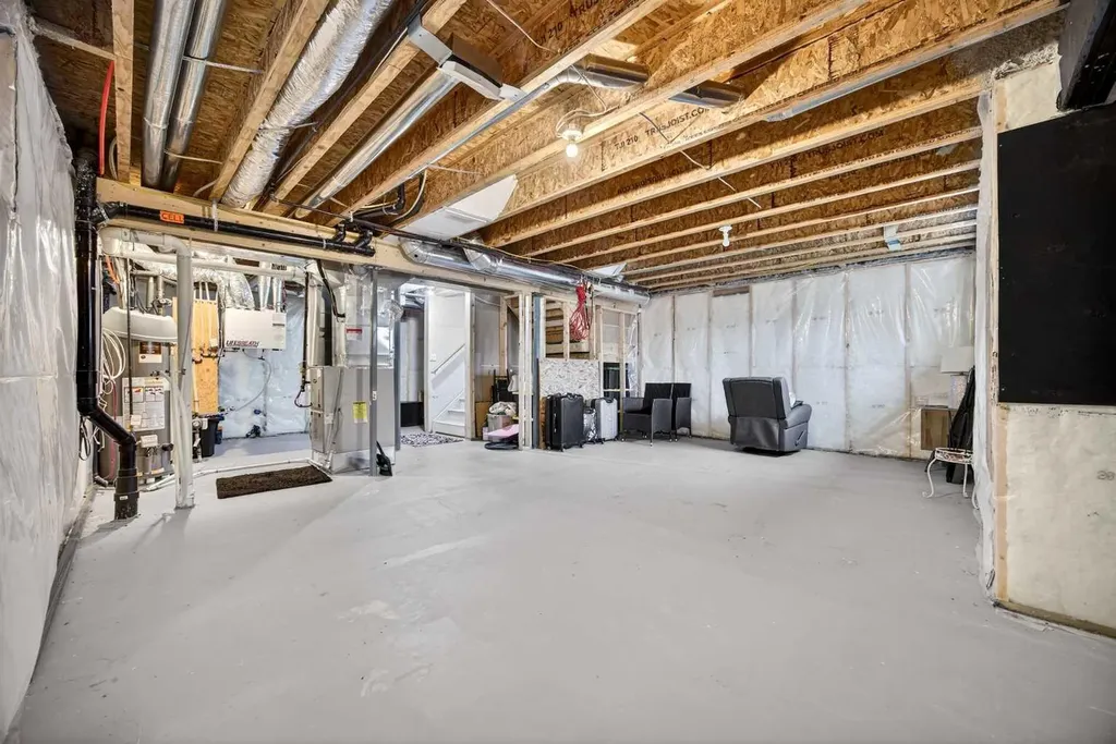 68 Nolancrest Circle NW Calgary AB T3R 0T8