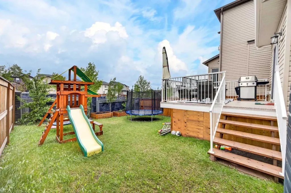 68 Nolancrest Circle NW Calgary AB T3R 0T8
