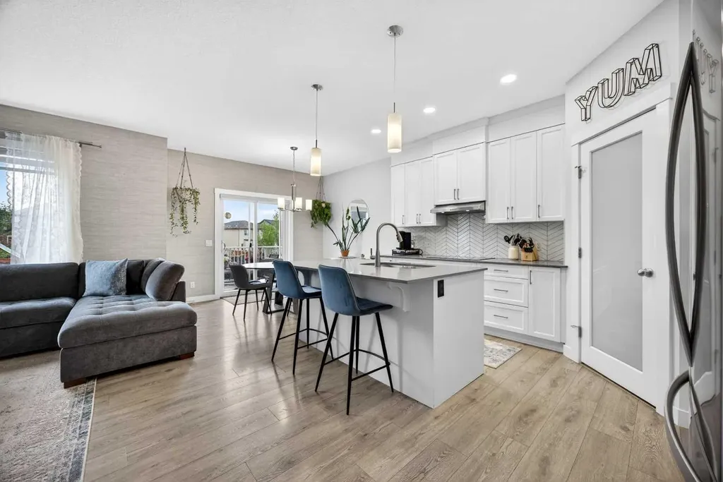 68 Nolancrest Circle NW Calgary AB T3R 0T8