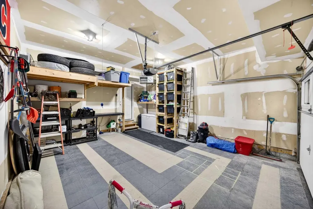 68 Nolancrest Circle NW Calgary AB T3R 0T8