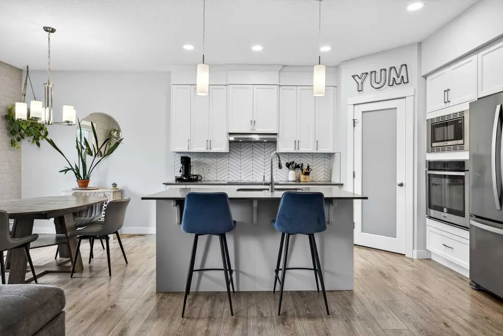 68 Nolancrest Circle NW Calgary AB T3R 0T8